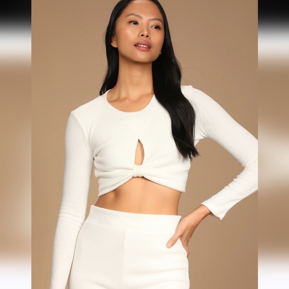 Nwt Lulu’s You Gotta Chill White Long Sleeve Knot-Front Crop Top - Picture 1 of 8